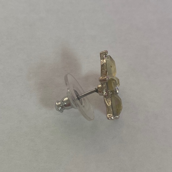 Flower earrings. - Picture 2 of 2